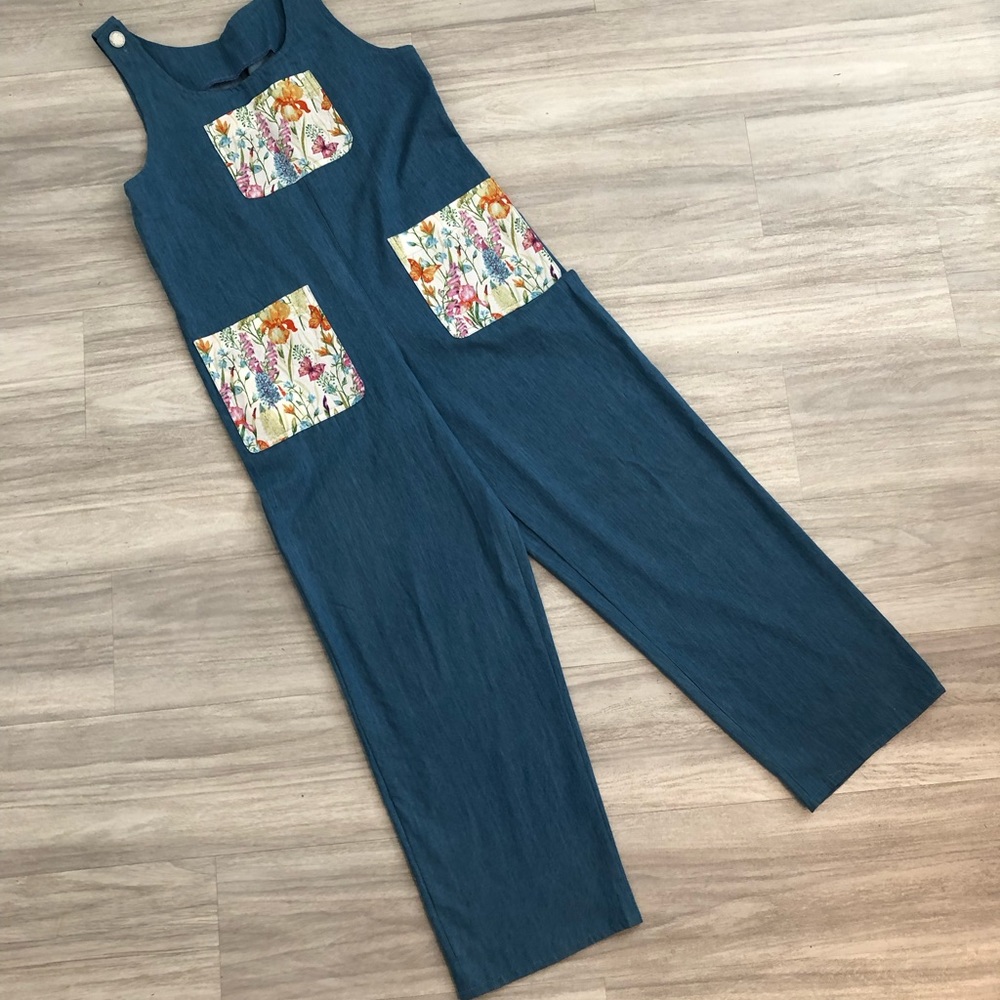 Loose Fitting Blue Jumpsuit With 3 Pockets